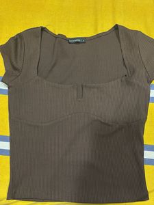 top with sweetheart neckline
