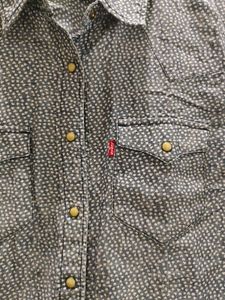 levis denim shirt in M