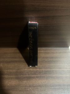 L'Oreal Brilliant Signature Lipstick