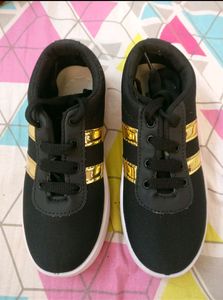 Never Used Stylish Women Casual Shoes