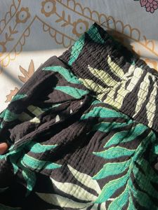 cute Tropical Leaf Print Shorts