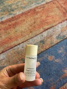 MAC Hyper Real Cleansing Oil