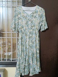 Flowy Leaf Print Midi Dress