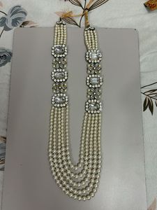 Exquisite Pearl Necklace with Rhinestones