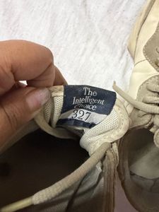 New Balance 327 Sneakers