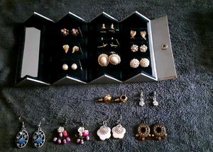Assorted Earring Collection of 15 pieces with box