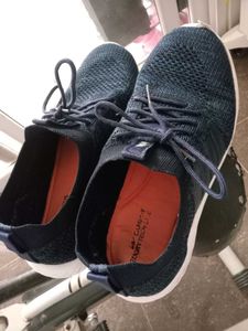 Men's Navy Blue Knit Sneakers 6-7 no
