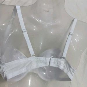 🪔 Classic White Padded Bra