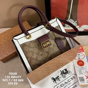 COACH*GRACE CARRYALL IN SIGNATURE WD BOX