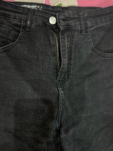 Classic Black High-Waisted Jeans