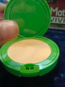 M&amp;M Green Tea Natural Makeup