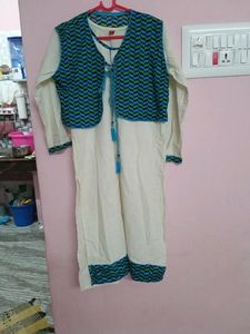 Offer Only For Today!!Off White With Blue Green Stripes Border With A Beautiful Overcoat