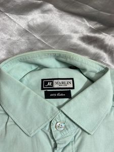 Men's Light Green Button-Up Shirt