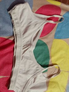 Comfortable White Sports Bra