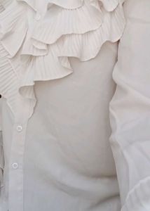 Chic Ruffled White Top