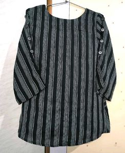 Stylish Striped Top 🖤🎩
