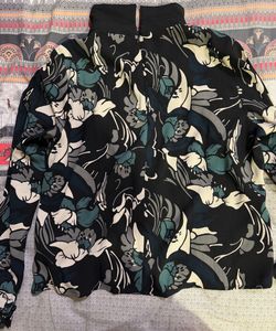 Chic Floral Print Long Sleeve Top