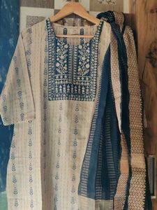 clearence INDIE PICKS Elegant weaved  SUIT dupatta