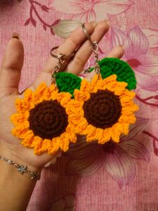 crochet sunflower and daisy keychain ✨