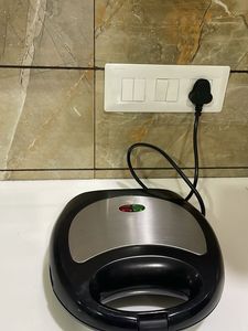 Compact Sandwich Maker