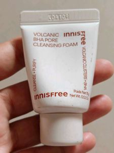 innisfree volcanic BHA pore cleansing foam