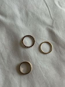 Set of 8 Elegant Gold Rings