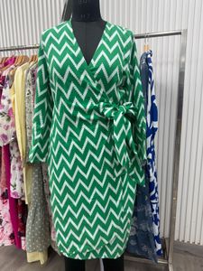 Green Zigzag Print Wrap Dress