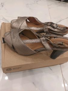 Clarks Used 2 Times Only