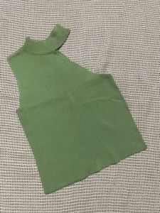 Chic Green Sleeveless Mock Neck Top