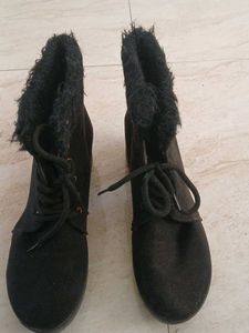 Cozy Fur Lined Black Boots