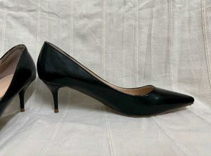 🆕Classic Black Patent Leather Heels