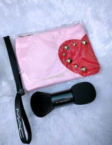 Original MAC Foundation Brush Duoand Pouch