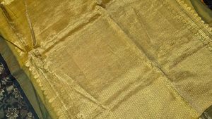 Elegant Silk Saree with Floral Motif