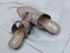 Embroidered Ethnic Kolhapuri Chappals
