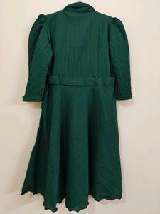 🆕 Elegant Green Belted Midi Dress