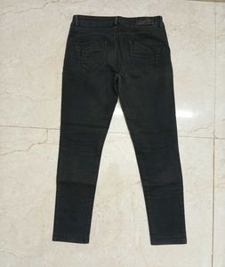 WOMEN'S BLACK DENIM JEANS