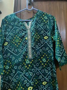 Green Bandhani Print Kurta with sequin work