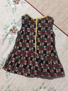sleeveless dress