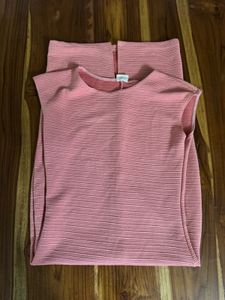 Chic Pink Ribbed Midi Dress
