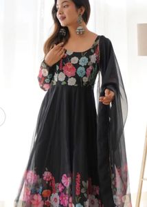 Elegant Floral Anarkali Kurta With Duppta