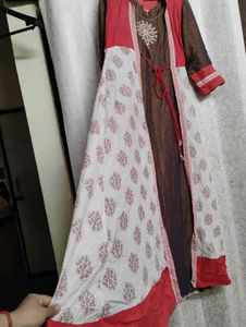Elegant Kurta Set with Intricate Embroidery