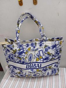 Stylish Dubai Print Tote Bag