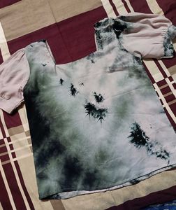 Tie-Dye Puff Sleeve Square Neck Top