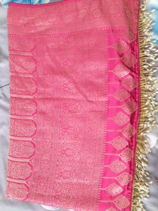 Elegant Pink Silk Saree with Intricate Weave