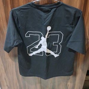 Classic black t shirt ,perfect for gym