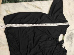 H&amp;M Chic Black Gathered Neck Top