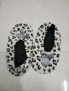 Cozy Leopard Print Slippers