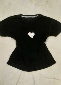Cute Heart Graphic Black Tee