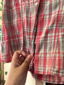 Chic Red &amp; Gray  Button-Up fitted Shirt