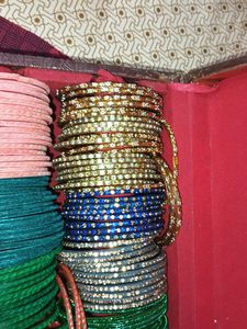 Sparkling Bangle Set